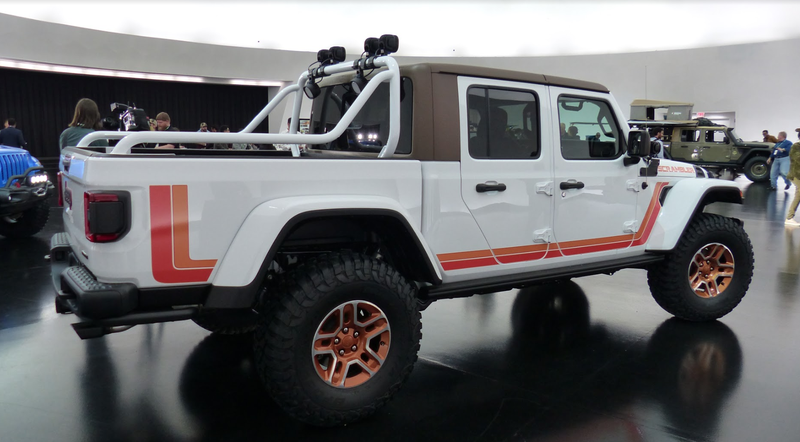 Illustration for article titled The Jeep JT Scrambler Concept Should Absolutely Become a Real Thing